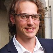 Laureato in Conservatorio offre lezioni di chitarra classica ed elettrica